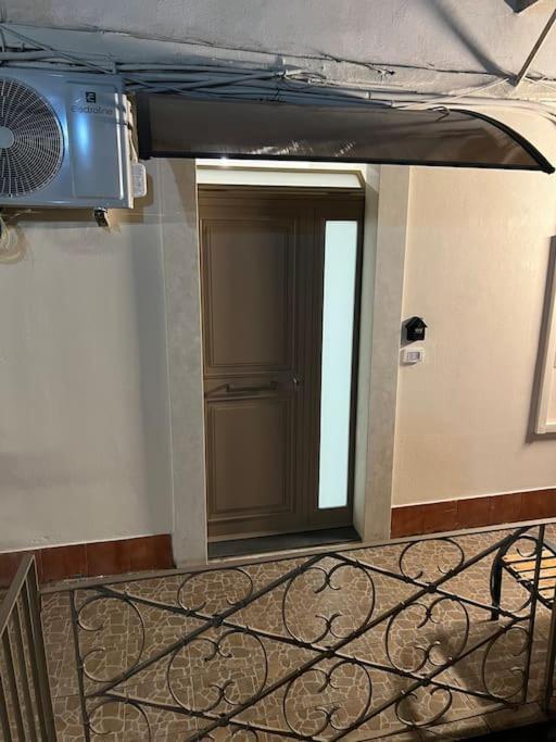 La Dimora Etnea Apartment คาตาเนีย ภายนอก รูปภาพ