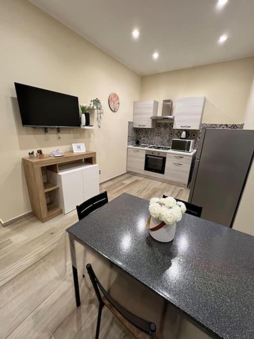 La Dimora Etnea Apartment คาตาเนีย ภายนอก รูปภาพ